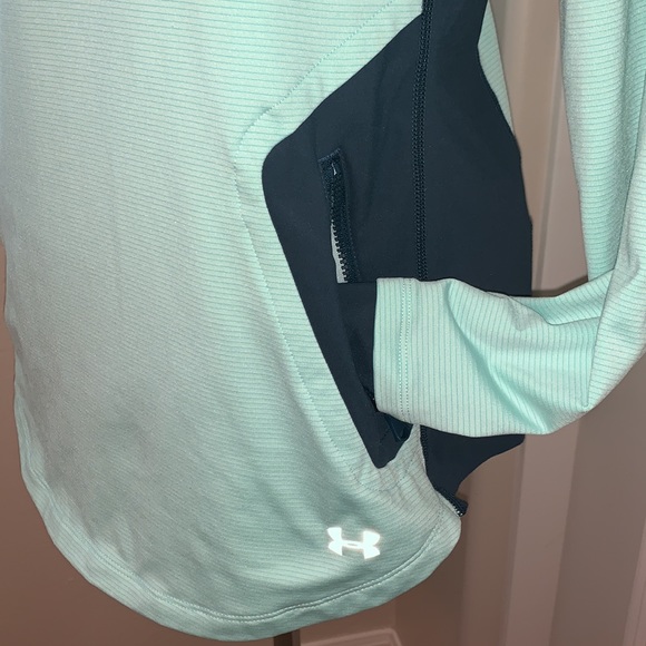 UNDER ARMOUR COLDGEAR SIZE LARGE BEAUTIFUL HOODED PULLOVER - Picture 3 of 8